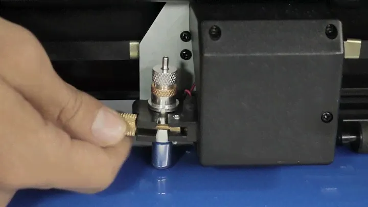 Instalación de Navaja de Corte en Plotter de corte - CUSTOM