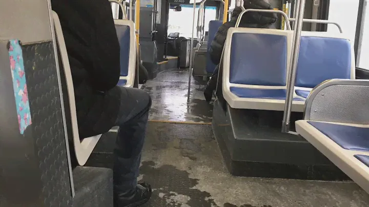 Ride on STM 22-403 on the 202
