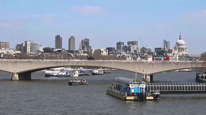 Canon EOS 100D + 18-55 STM video sample 2