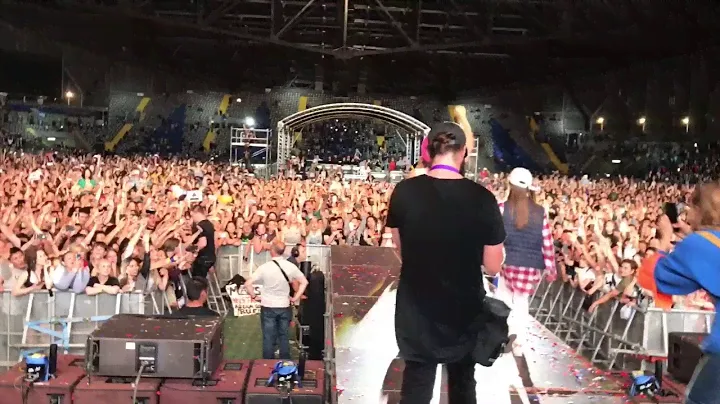 30 seconds to mars в Астане 2017/ Сцена/Фан зона